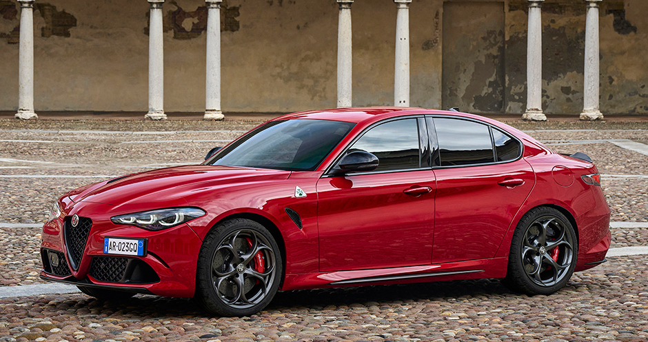 Альфа ромео джулия 2023 фото 2022 Alfa Romeo Giulia Quadrifoglio (II/952/2022) 2.9 (510) - характеристики, фо